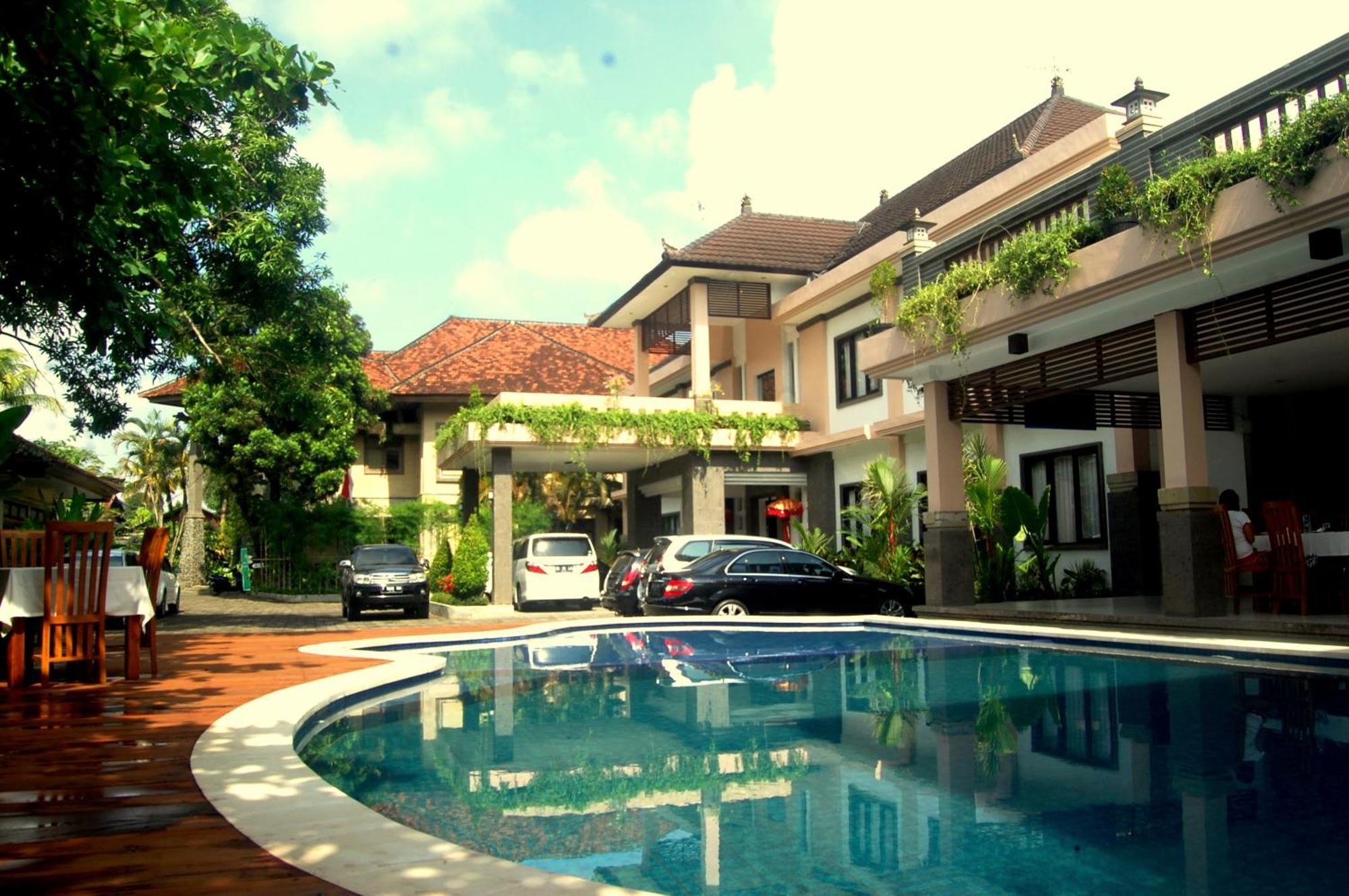 Hotel Dhyana Pura Kapal Exterior photo