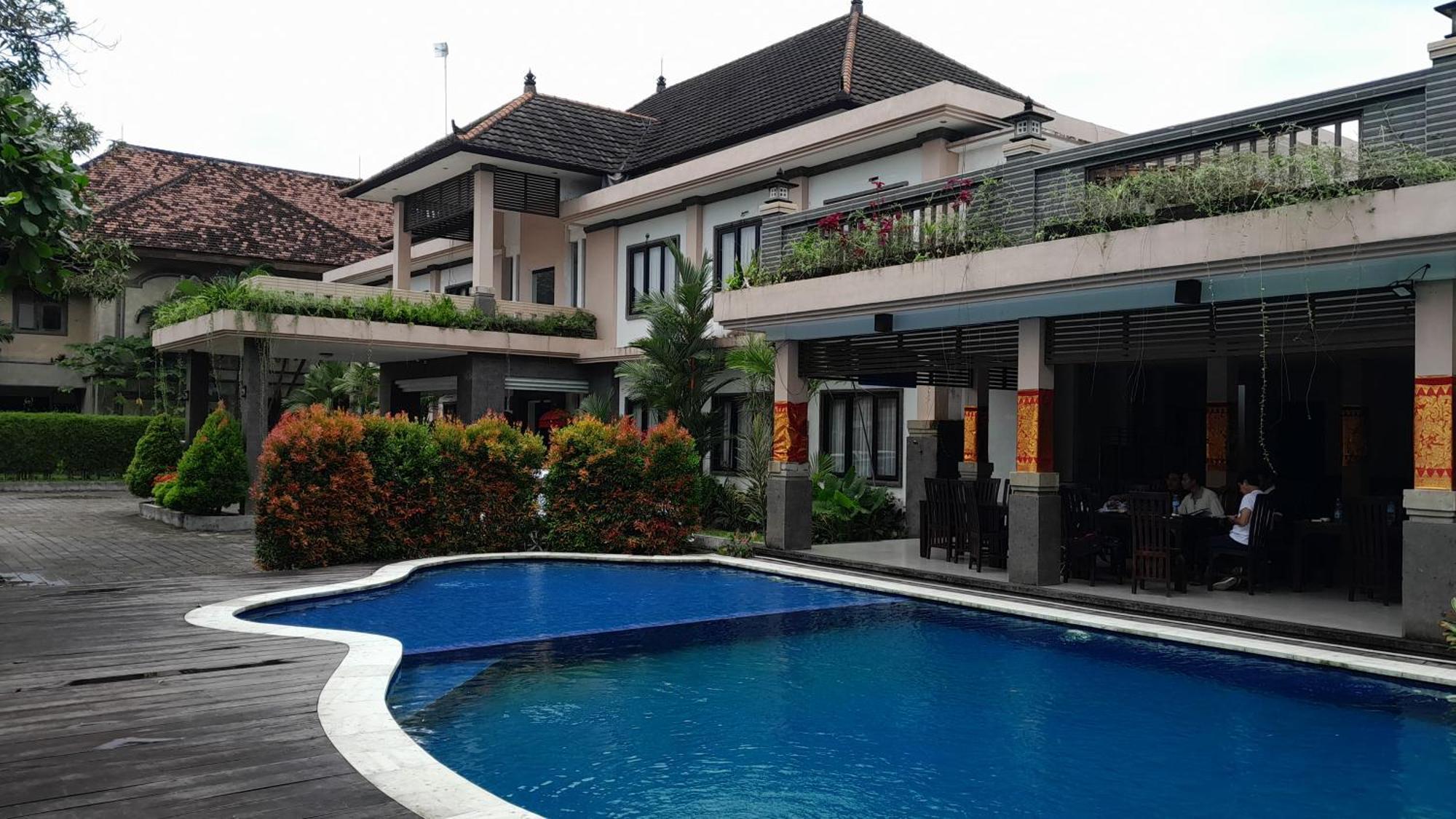 Hotel Dhyana Pura Kapal Exterior photo