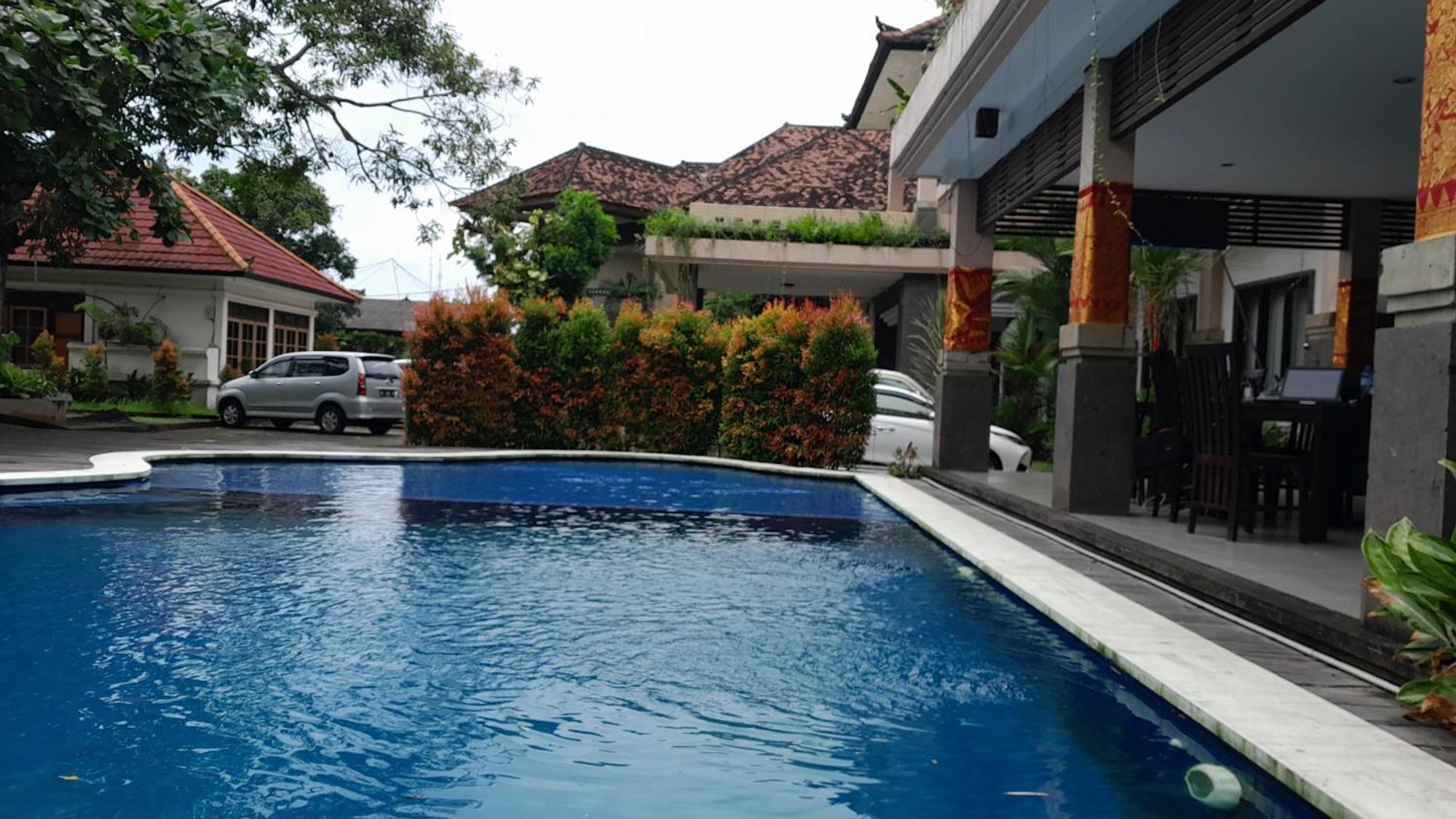 Hotel Dhyana Pura Kapal Exterior photo